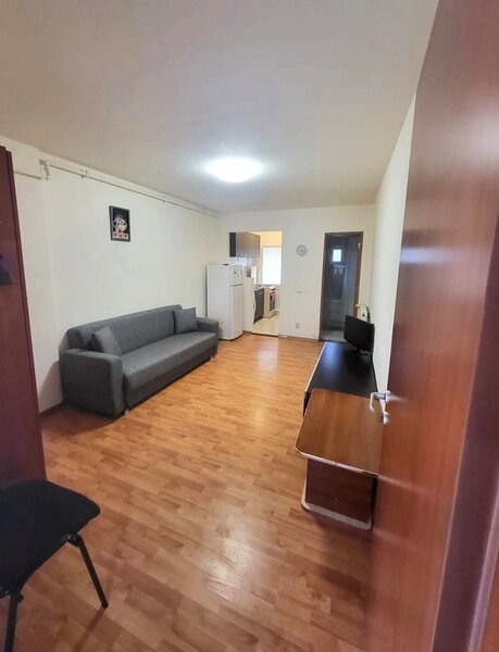 Crangasi, str. Padureni, 3 minute de metrou, in vila